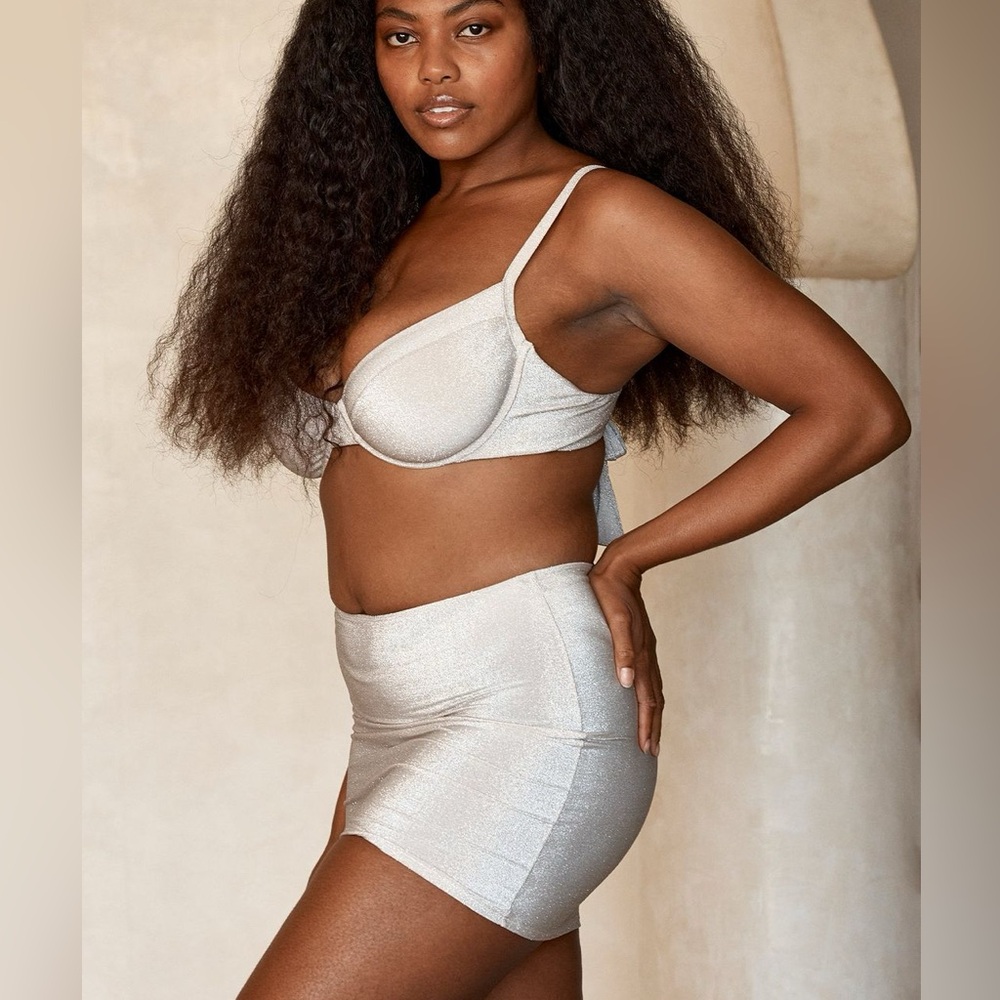 Monday Swimwear Cayman Skirt XL (V/VV) NWT Shimmer Pearl Silver Stretch Beach